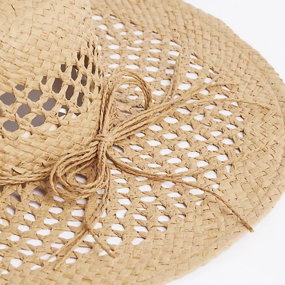 🛑Sale🛑 Torrid OVERSIZED FLOPPY HAT - BEIGE - Picture 3 of 4